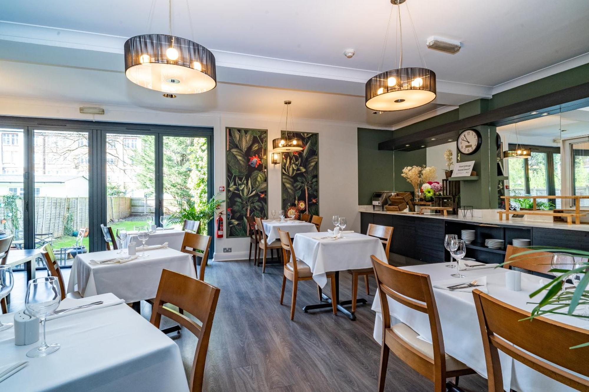 Croft Court Hotel Лондон Экстерьер фото